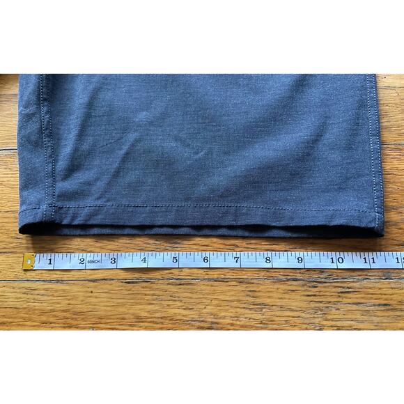 JOHNNIE-O Dark Grey Lightweight Golf Shorts sz 38 - Picture 12 of 12